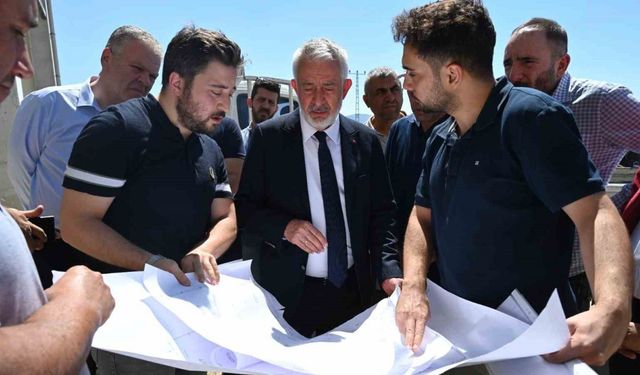 Başkan Başdeğirmen, Gül 2 Sanayi Sitesi’ndeki örnek dükkanları inceledi