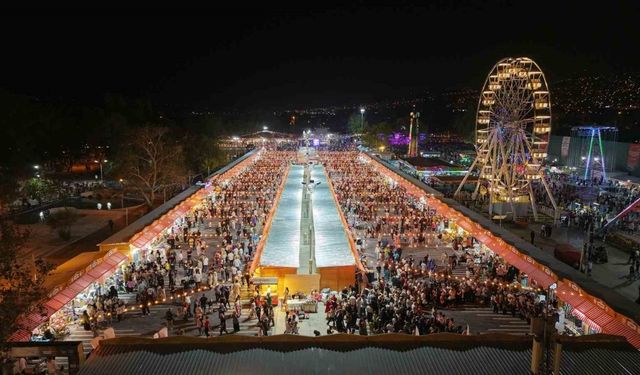 Geleneksel Ağustos Fuarına 11 günde 750 bin ziyaretçi
