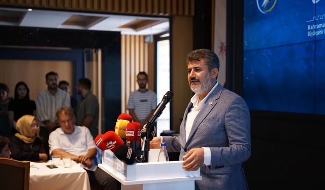 YKS’de İlk 1000’e Giren Başarılı Öğrenciler Ödüllendirildi