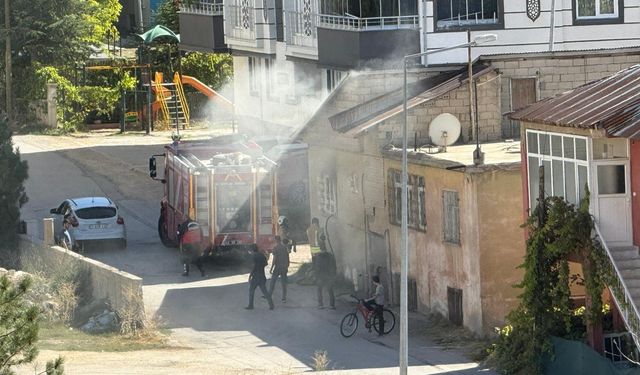Afşin’de Ev Yangını Paniğe Yol Açtı