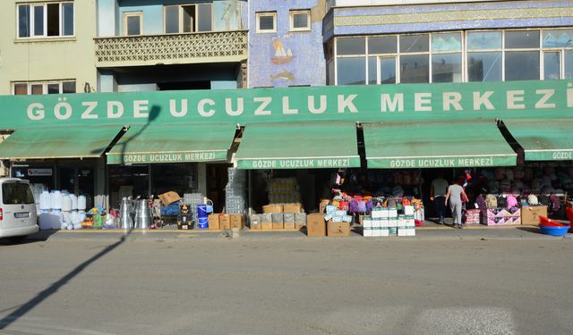 Afşin’de Gözde Ucuzluk Merkezi'nden Okul Sezonuna Özel Dev Kırtasiye İndirimi