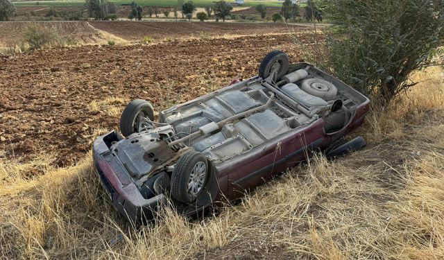 Afşin’de Otomobil Tarlaya Uçtu: 3 Yaralı