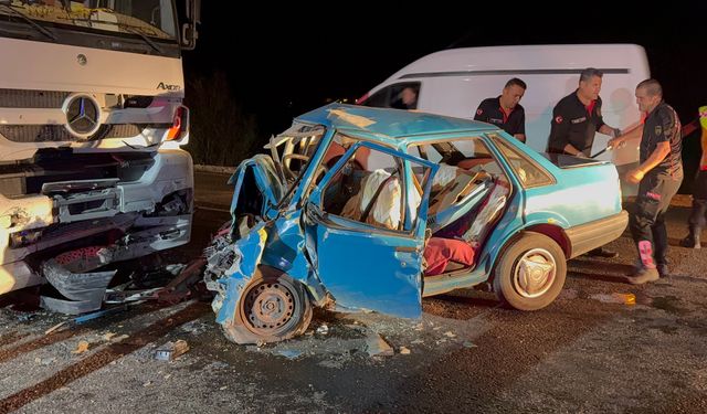 Afşin’de Tır ile Otomobilin Çarpıştığı Kazada 3 Kişi Öldü