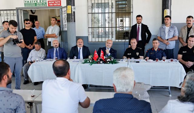 Adana Valisi Yavuz Selim Köşger, vatandaşlarla bir araya geldi
