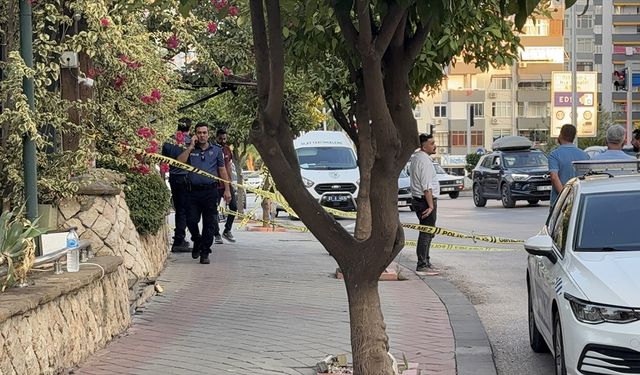 Adana'da restorana yönelik silahlı saldırıda garson yaralandı