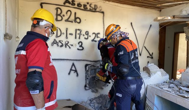 Burdur'da 5,7 büyüklüğünde deprem senaryosuyla tatbikat gerçekleştirildi