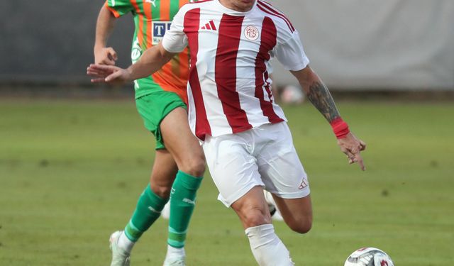 Corendon Alanyaspor, hazırlık maçında Antalyaspor'u 1-0 yendi
