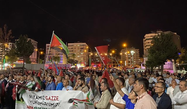 Filistin'e ve Küresel Sumud Filosu'na Destek Yürüyüşü Düzenlendi