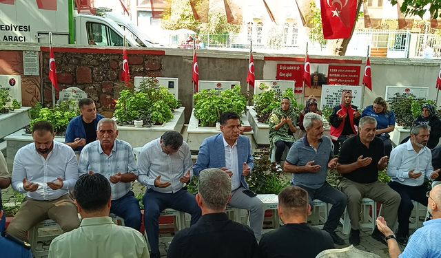 Şehit Uzman Çavuş Ziya Özkozanoğlu, Adana'daki kabri başında anıldı