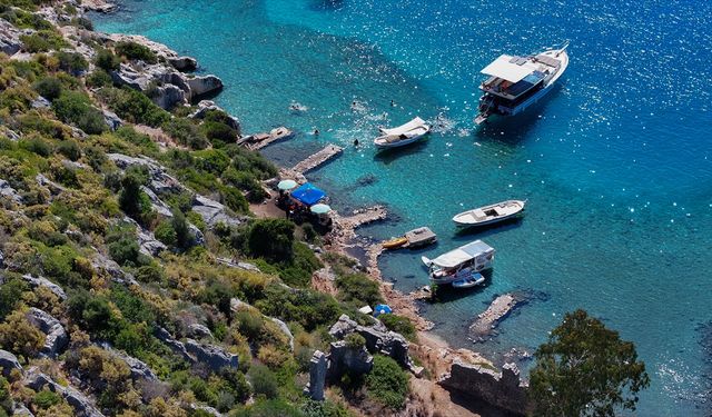 Teknede 'kaynana-gelin' dayanışmasıyla yapılan gözlemeler tarihi Hamidiye Koyu'nu lezzet durağına dönüştürdü