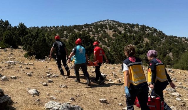 Isparta’da kayalıklardan düşen kadın operasyonla kurtarıldı