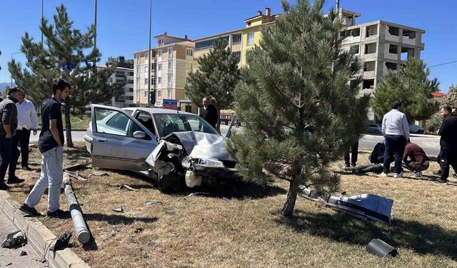 Trafik Kazası: 2 Kişi Yaralandı