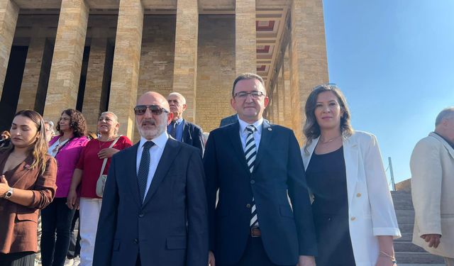 CHP Kahramanmaraş Milletvekili, Partinin 102. Yıldönümünde Atatürk’ün Huzurunda