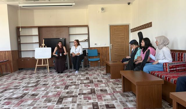 “Dijital Dünyanı Yönet, Hayatı Kaçırma” Temasıyla Afşin’de “Ekransız 1 Saat” Etkinliği Düzenlendi