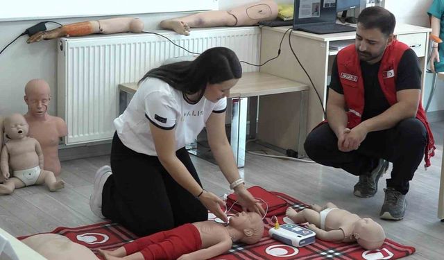 Dünya İlk Yardım Günü’nde tema ’iklim değişikliği’