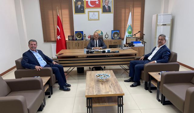 Eski Belediye Başkanı Okumuş ve Emekli Emniyet Müdürü Kıraç’tan Başkan Koray Kıraç’a Ziyaret