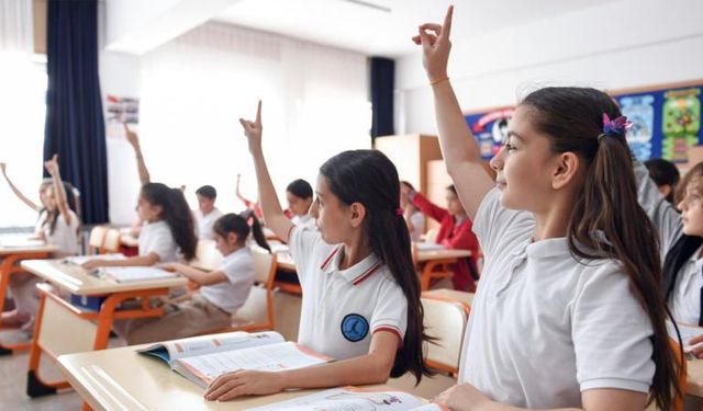 Zorunlu Eğitim Süresi Yeniden Değerlendiriliyor: Kararı Kabine Verecek