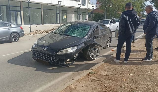 Afşinbey Caddesi’nde Kaza Meydana Geldi