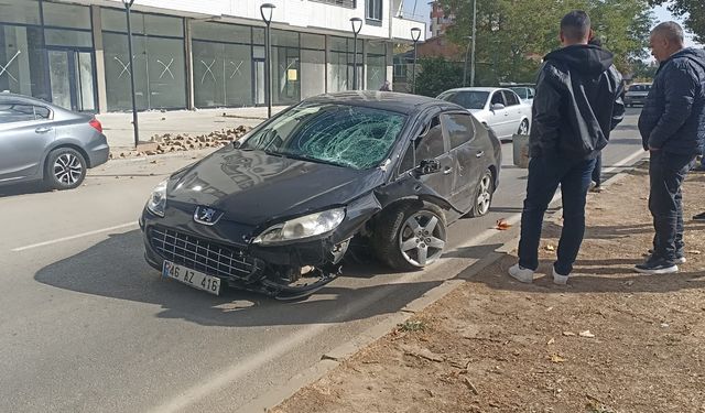 Afşinbey Caddesi’nde Kaza Meydana Geldi