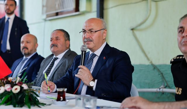 Adana Valisi Yavuz Selim Köşger, vatandaşlarla bir araya geldi