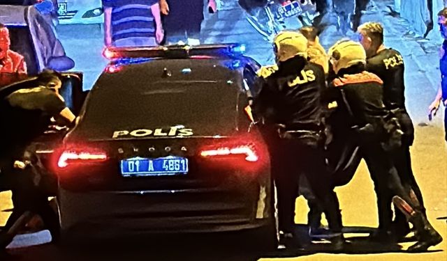 Adana'da polislere mukavemette bulunup ekip motosikletine zarar veren zanlı tutuklandı
