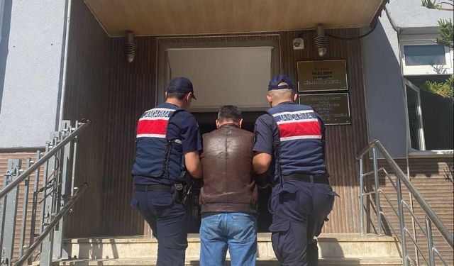 Antalya'da çeşitli suçlardan aranan 208 kişi yakalandı