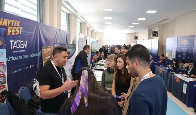 Burdur'da düzenlenen HAYTEKFEST 2025 proje sunumlarıyla devam ediyor