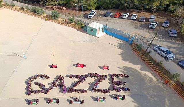 Hatay'da öğrenciler Filistin'e destek için 'Gazze' yazılı koreografi oluşturdu