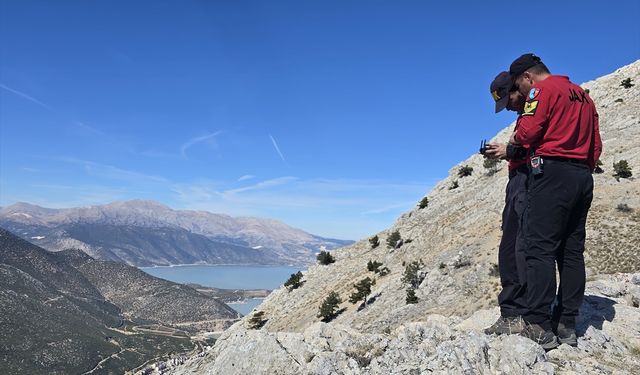 Isparta'da dağlık alanda kaybolan kişi için arama çalışması başlatıldı