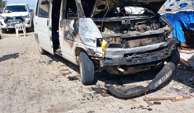 Isparta'da park halindeki araçlar kundaklandı