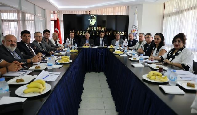Mersin'de oda ve borsa yöneticileri Anamur ilçesinde bir araya geldi