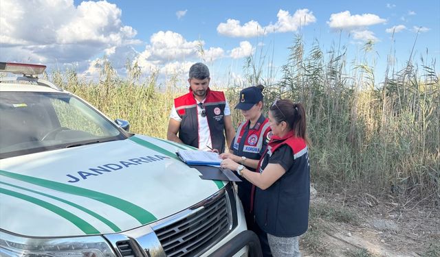 Mersin'de yasa dışı olarak mavi yengeç avlayan 2 şüpheli yakalandı