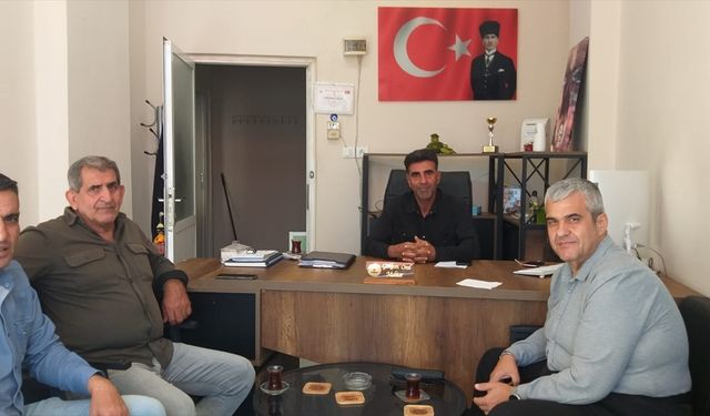 Mersin'in Akdeniz ilçesinde belediye ekipleri muhtarları ziyaret etti