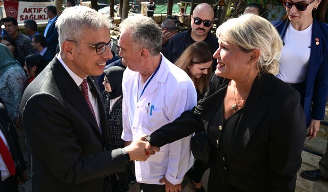 Sağlık Bakanı Memişoğlu, Antalya'da Aksu Aile Sağlığı Merkezi'ni ziyaret etti: