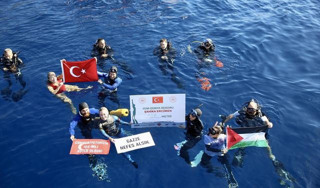Şahika Ercümen, değişken ağırlık paletsiz dalışta dünya rekorunu geliştirdi