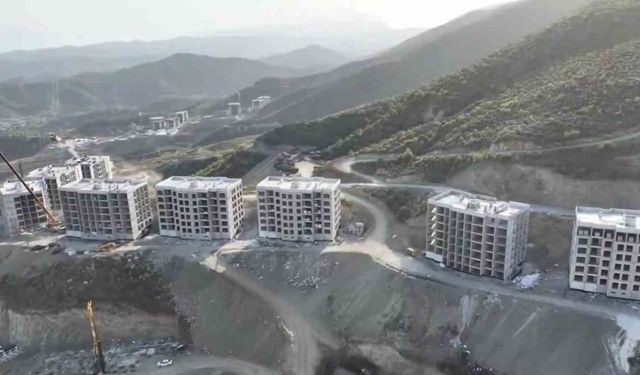 Gülderen Mahallesi’nde 2.etap TOKİ konutları yükseliyor