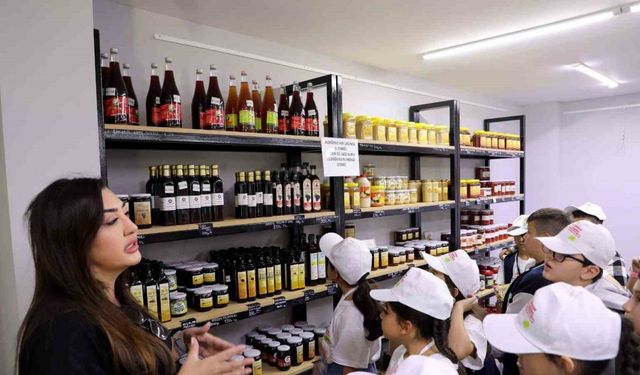 Lider Çocuk Tarım Kampı öğrencilerine kadınların el emeği ürünleri tanıtıldı