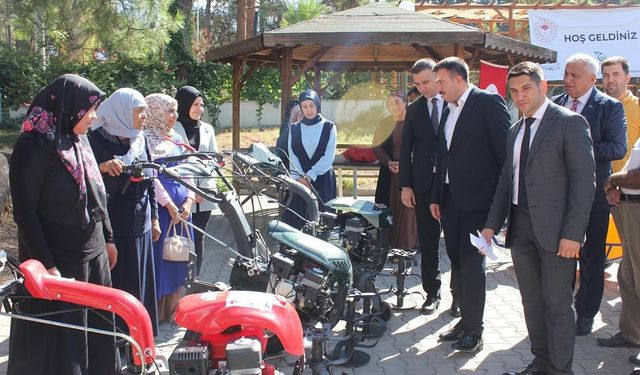 Osmaniye’de ‘Kırsal Dezavantajlı Alanlar Projesi’ kapsamında makine dağıtıldı