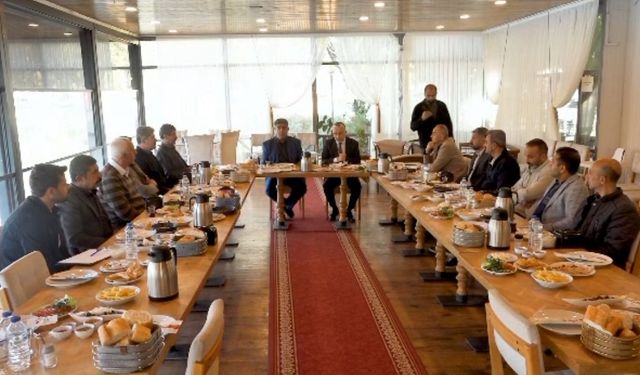 Başkan Gürbüz, Merkez Mahalle Muhtarlarıyla Bir Araya Geldi