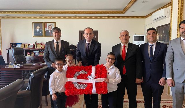 Cumhuriyet Bayramı Dolayısıyla Kaymakam Sarıdoğan’a Ziyaret