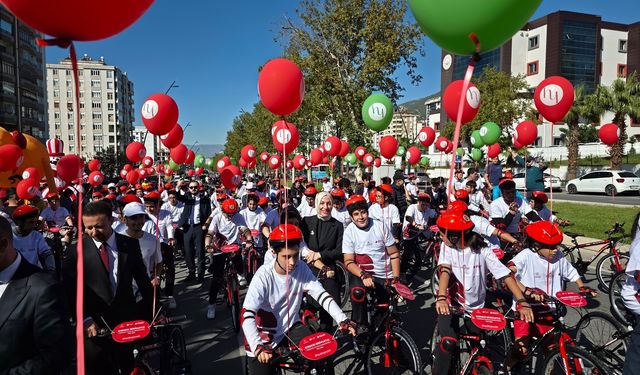 Kahramanmaraş’ta 100 Yetim Çocuğa Bisiklet Hediye Edildi
