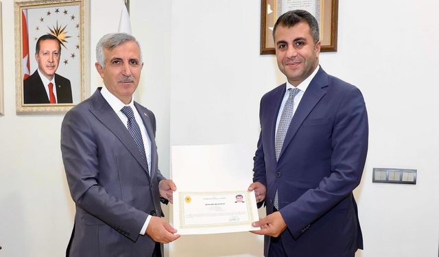 Kahramanmaraş’ta Üst Düzey Devlet Görevlilerine “Başarı Belgesi” Takdimi