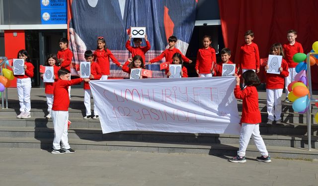 Karaoğlan Koleji’nde Cumhuriyetin 102. Yılı Coşkuyla Kutlandı