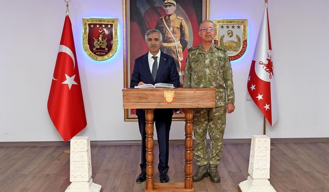 Vali Ünlüer’den 2’nci Ordu Komutanı Korgeneral Topaloğlu’na Ziyaret