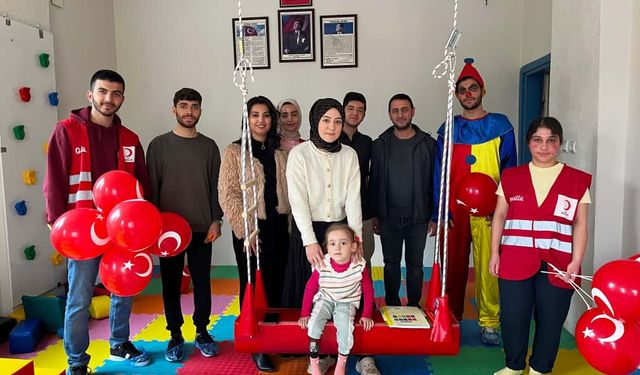 Afşin Genç Kızılay ve Afşin Sağlık Yüksekokulundan Özel Çocuklara Eğlence ve Eğitim Etkinliği
