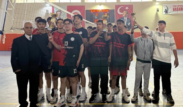 Gençler Erkek Voleybol Şampiyonu Afşin Fen Lisesi Oldu