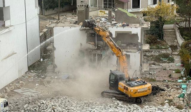 Afşin’de Rezerv Alanlarda Yıkım Çalışmaları Hızla Devam Ediyor