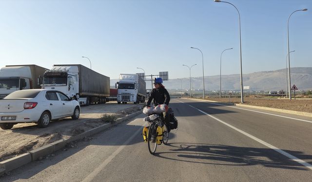 Balıkesir'den umreye gitmek için yola çıkan bisikletli Suriye'ye giriş yaptı