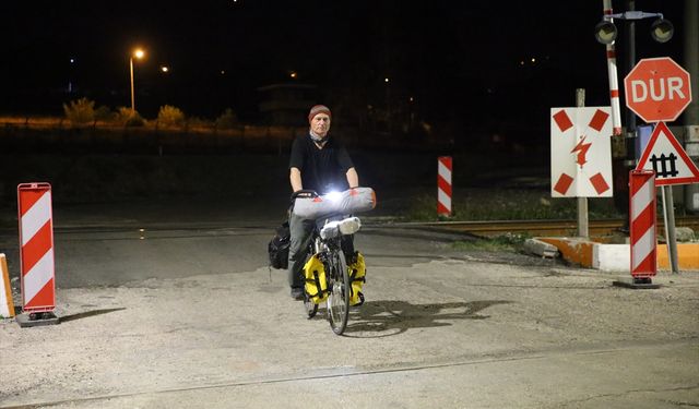 Bisikletiyle umreye gitmek için Balıkesir'den yola çıkan kişi Hatay'a ulaştı