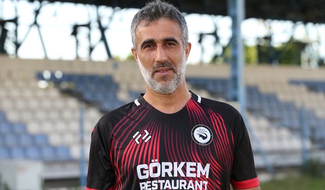 Hatay'da futbolcu baba ve oğlu aynı takımda mücadele ediyor